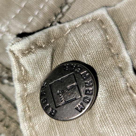 Y2k. Made of USA fabric.  Wrangler Riggs Workwear. Cargo/Painter pants.  W40 L30 - Picture 8 of 13